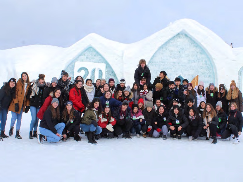 Estudiantes en el palacio de hielo de Quebec