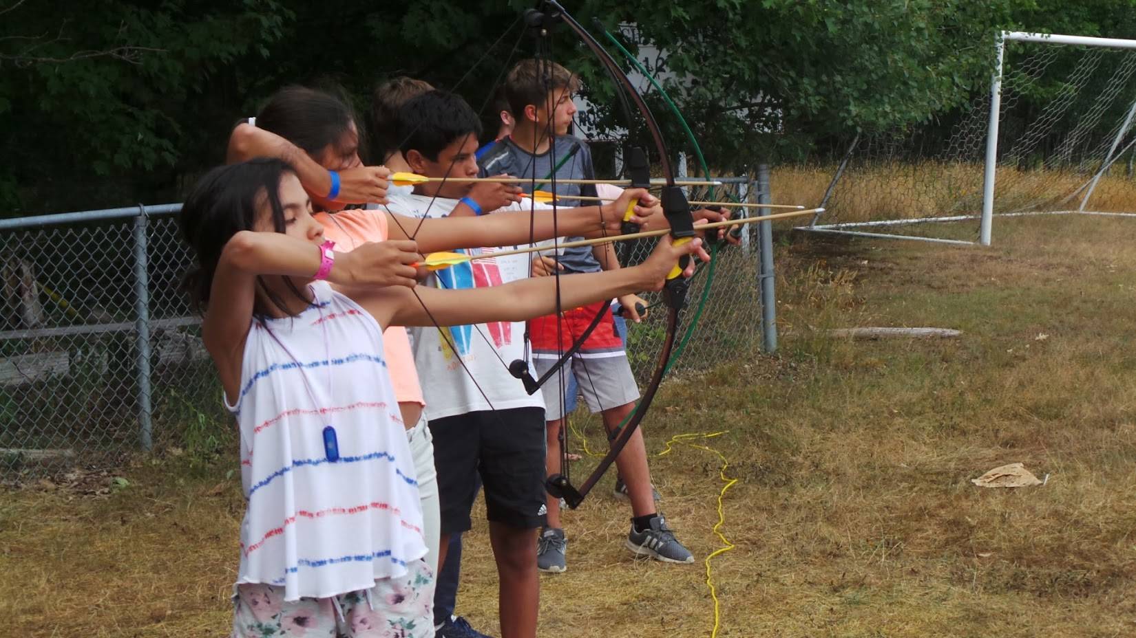 Tiro con arco en el campamento
