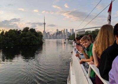 CN Tower y paseo en barco