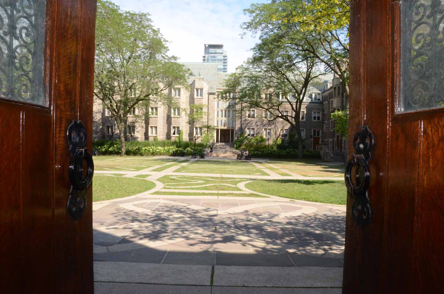 Trinity College — campus universitario premium en Toronto