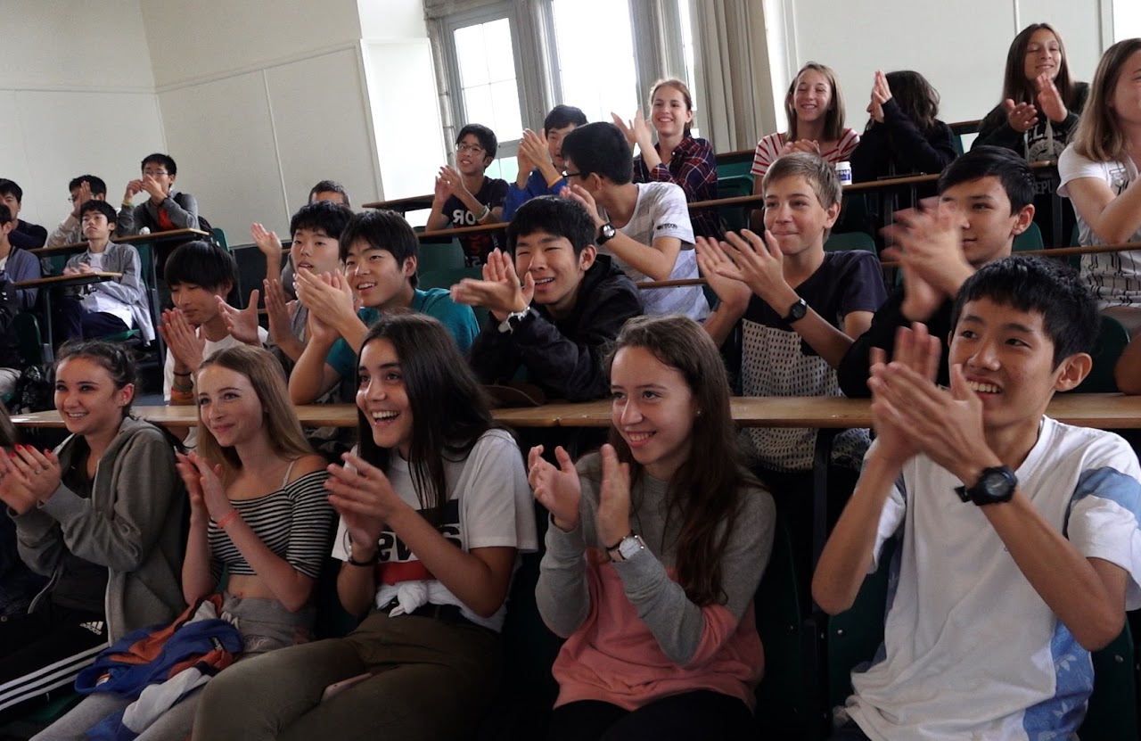 Kildare Campus - students-clapping