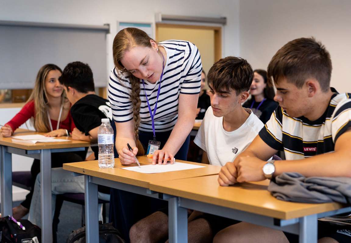 Clase en colegio público UK
