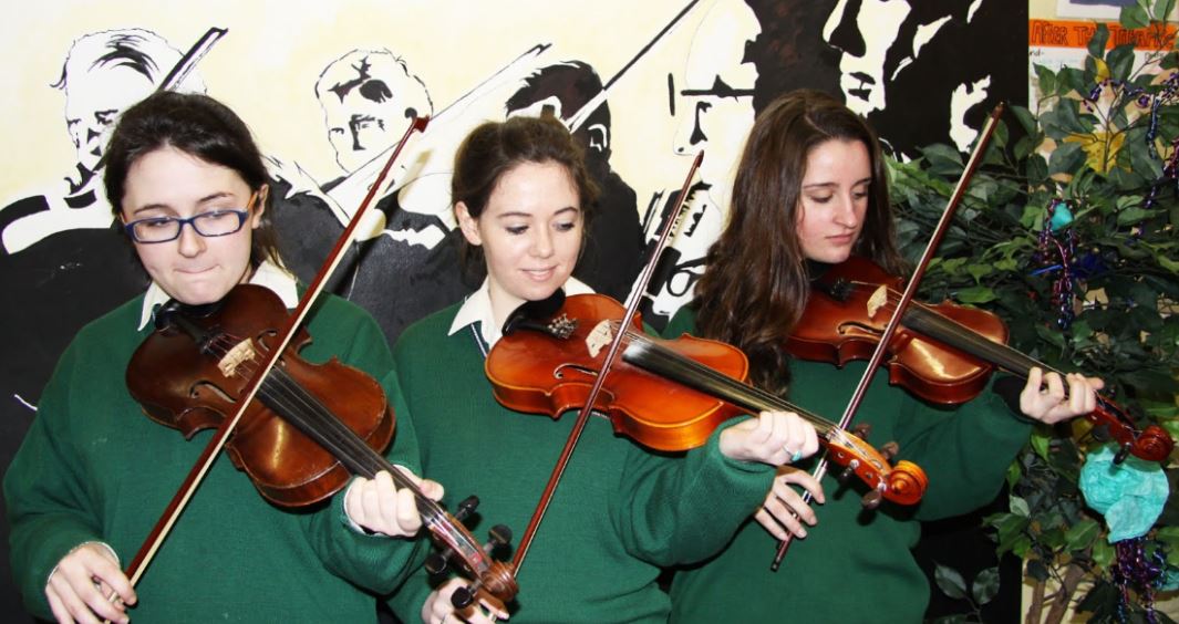 Clase de música con violines